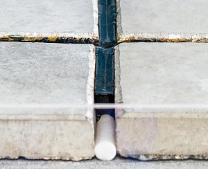 Фото Термостойкий уплотнительный шнур для дорожного полотна и стыков Брит